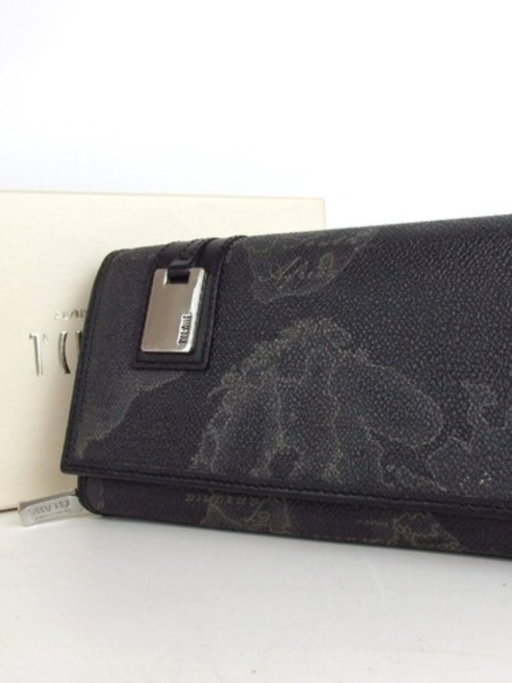 Authentic PRIMA CLASSE long wallet PVC[Used]